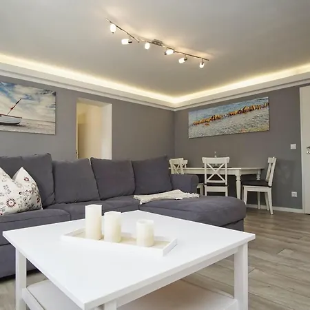 アパート Ruhig Und Idyllische Lage, Strandnah, Gratis Nutzung Vom Ahoi Erlebnisbad Und Sauna In Sellin - Gutshaus Silvitz 02