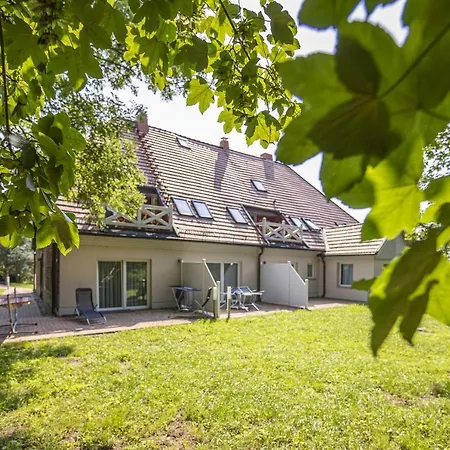 Ruhig Und Idyllische Lage, Strandnah, Gratis Nutzung Vom Ahoi Erlebnisbad Und Sauna In Sellin - Gutshaus Silvitz 02 *