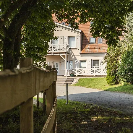Apartment Gutshaus Silvitz: Beachside Retreat With Ahoi Access *