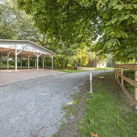 Ruhig Und Idyllische Lage, Strandnah, Gratis Nutzung Vom Ahoi Erlebnisbad Und Sauna In Sellin - Gutshaus Silvitz 02 *