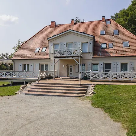 Apartment Gutshaus Silvitz: Beachside Retreat With Ahoi Access Bergen Auf Rugen
