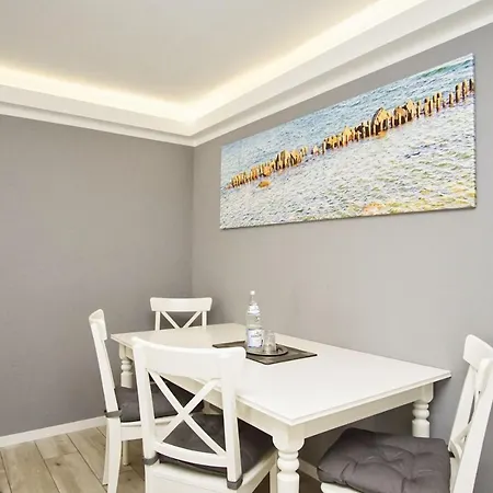 Ruhig Und Idyllische Lage, Strandnah, Gratis Nutzung Vom Ahoi Erlebnisbad Und Sauna In Sellin - Gutshaus Silvitz 02 * ベルゲン・アウフ・リューゲン