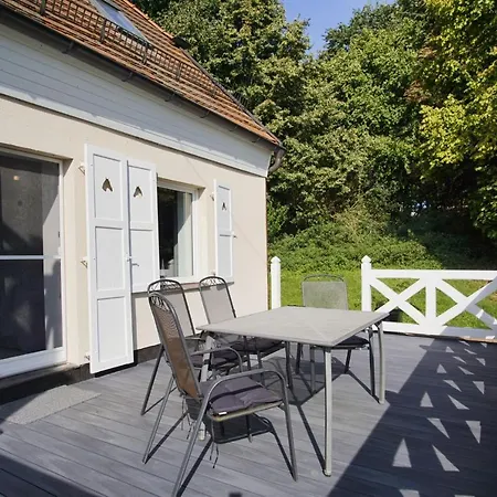 Gutshaus Silvitz: Beachside Retreat With Ahoi Access