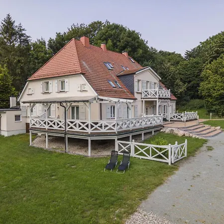 Ruhig Und Idyllische Lage, Strandnah, Gratis Nutzung Vom Ahoi Erlebnisbad Und Sauna In Sellin - Gutshaus Silvitz 02 アパート *