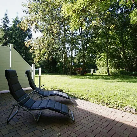 Ruhig Und Idyllische Lage, Strandnah, Gratis Nutzung Vom Ahoi Erlebnisbad Und Sauna In Sellin - Gutshaus Silvitz 02 Apartment Bergen Auf Rugen