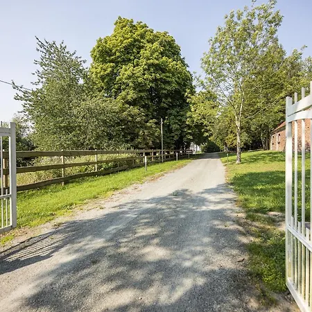 アパート Ruhig Und Idyllische Lage, Strandnah, Gratis Nutzung Vom Ahoi Erlebnisbad Und Sauna In Sellin - Gutshaus Silvitz 02