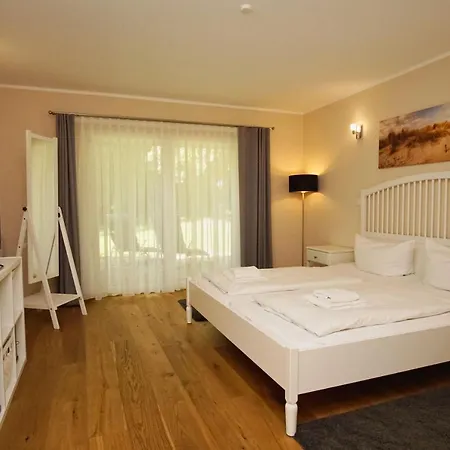 Apartment Gutshaus Silvitz: Beachside Retreat With Ahoi Access Bergen Auf Rugen